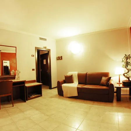 Hotel Forum-2